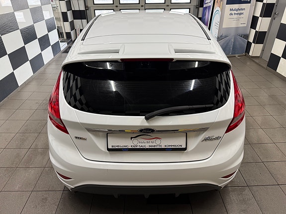 Ford Fiesta 10 of 30