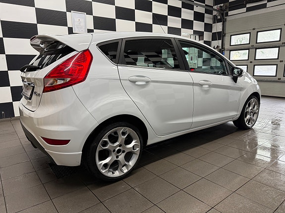 Ford Fiesta 7 of 30