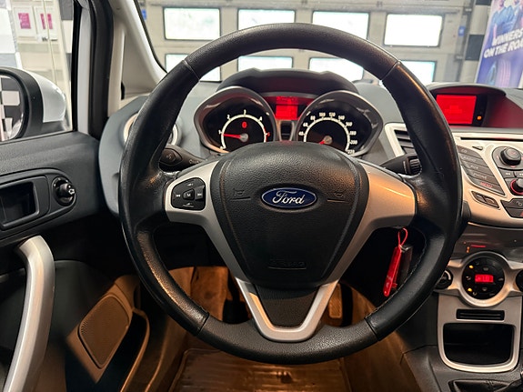 Ford Fiesta 28 of 30