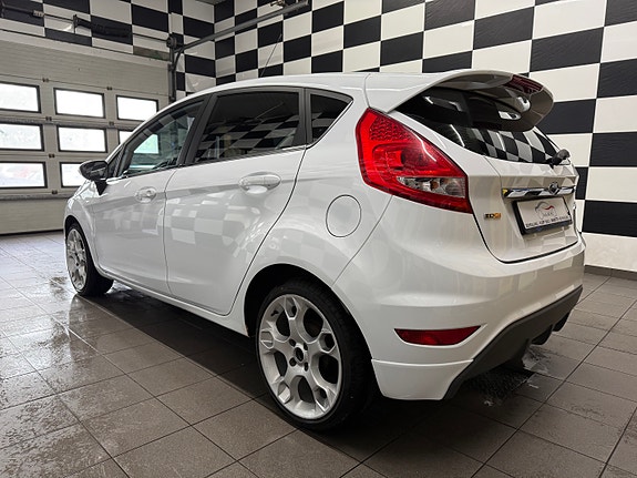 Ford Fiesta 11 of 30