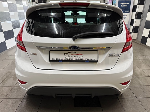 Ford Fiesta 9 of 30