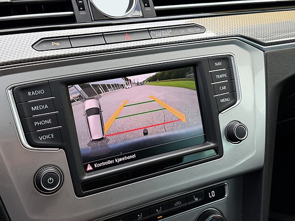 Volkswagen Passat Alltrack 22 of 26