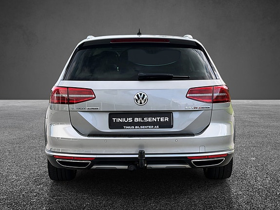 Volkswagen Passat Alltrack 9 of 26