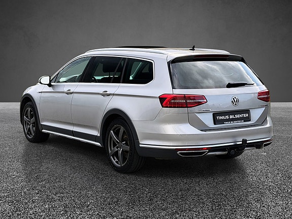 Volkswagen Passat Alltrack 8 of 26