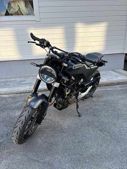 Husqvarna Svartpilen 125 6 of 22