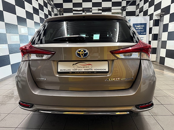 Toyota Auris 9 of 30