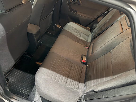 Toyota Auris 17 of 30