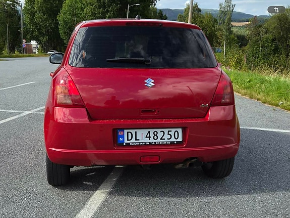 Suzuki Swift 5 of 8