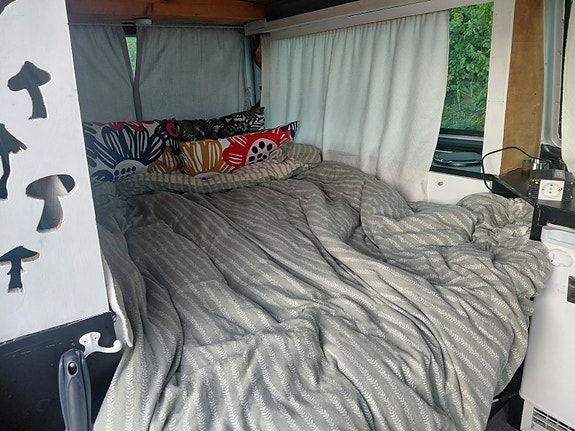 Volkswagen Caravelle 18 of 26