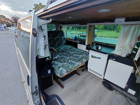 Volkswagen Caravelle 10 of 26