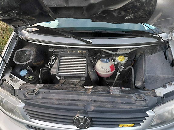 Volkswagen Caravelle 13 of 26
