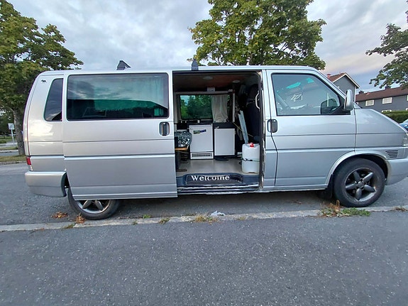 Volkswagen Caravelle 24 of 26