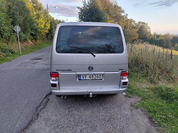 Volkswagen Caravelle 5 of 26