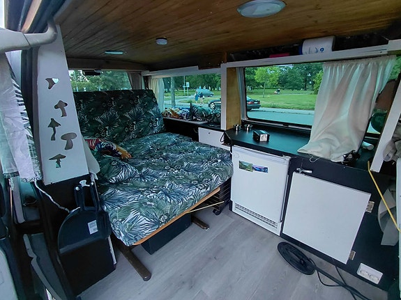Volkswagen Caravelle 9 of 26