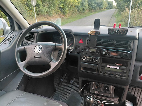 Volkswagen Caravelle 11 of 26