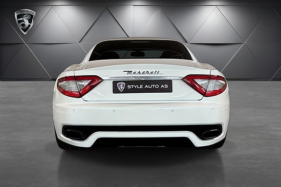 Maserati GranTurismo 6 of 19