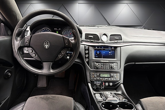 Maserati GranTurismo 11 of 19