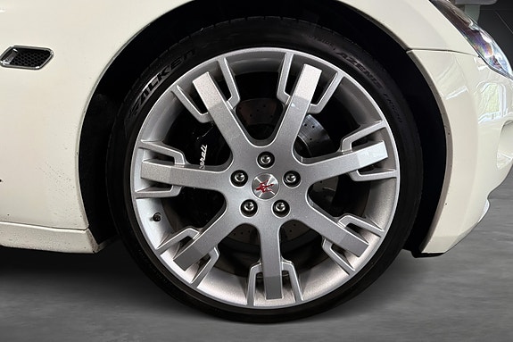 Maserati GranTurismo 8 of 19