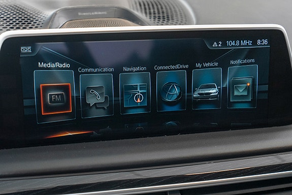 BMW 750iL 19 of 30