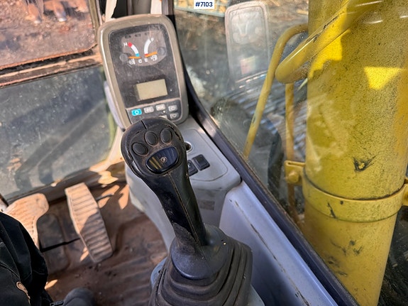 New Holland E235SR-1ES 12 of 30