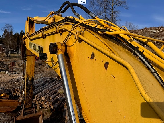 New Holland E235SR-1ES 22 of 30