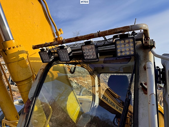 New Holland E235SR-1ES 10 of 30