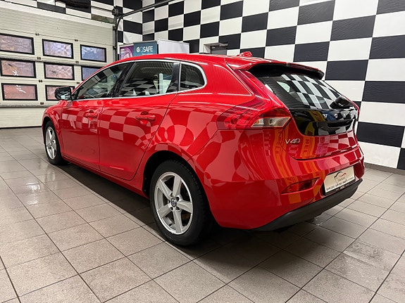 Volvo V40 11 of 30