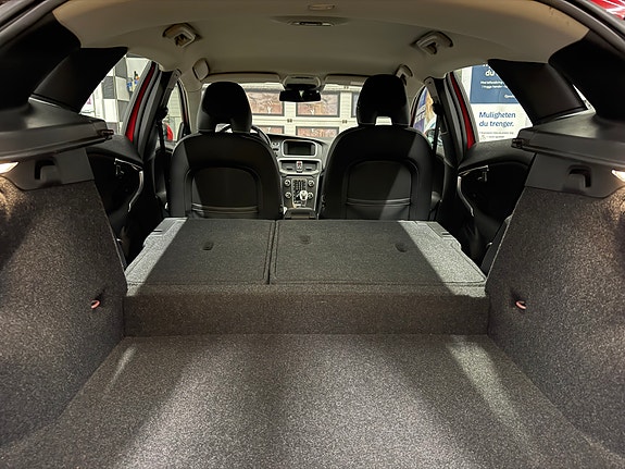 Volvo V40 18 of 30