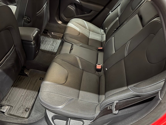 Volvo V40 24 of 30