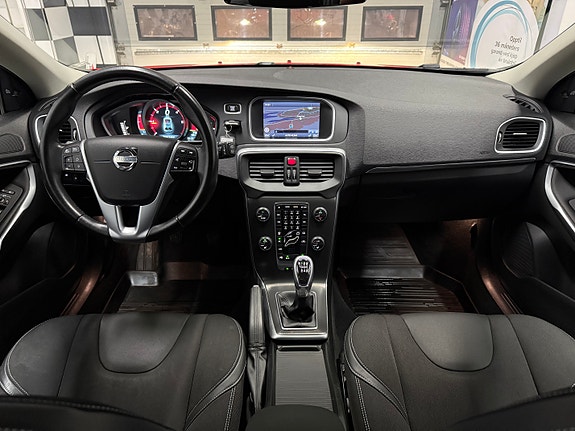 Volvo V40 27 of 30