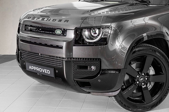 Land Rover Defender 110 3 of 30