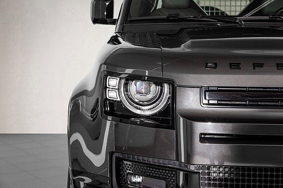 Land Rover Defender 110 5 of 30