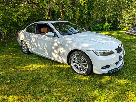 BMW 335i 2 of 13