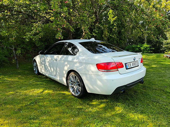 BMW 335i 9 of 13