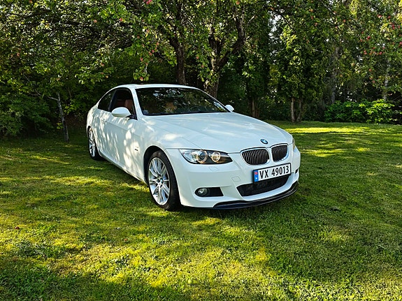 BMW 335i 3 of 13