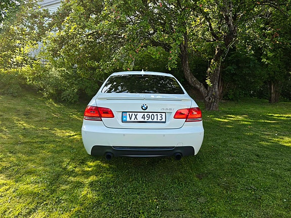 BMW 335i 5 of 13