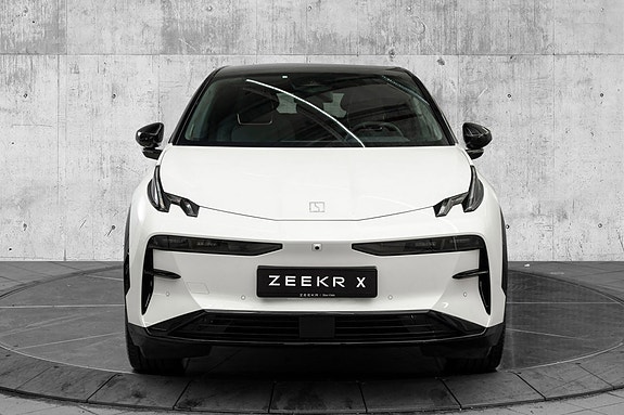 Zeekr X 3 of 26