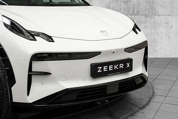 Zeekr X 2 of 26