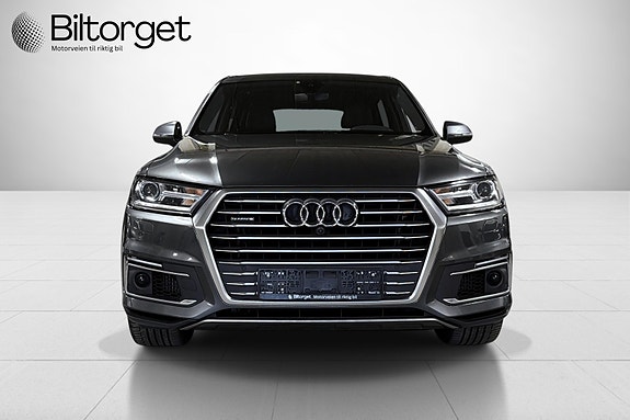 Audi Q7 2 of 30