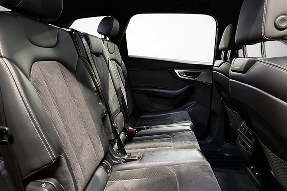 Audi Q7 17 of 30