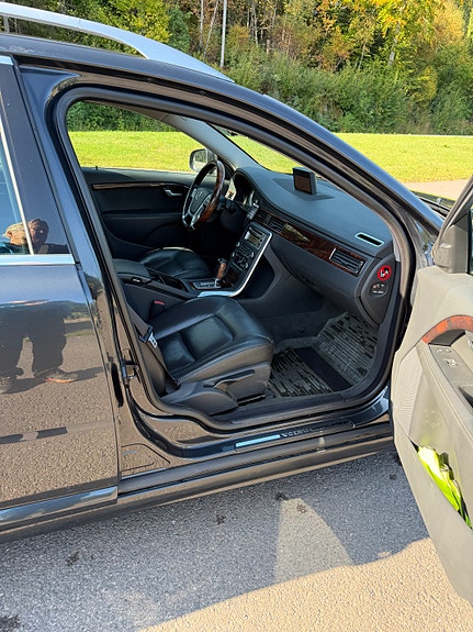 Volvo V70 24 of 30