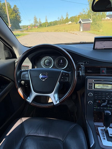Volvo V70 9 of 30