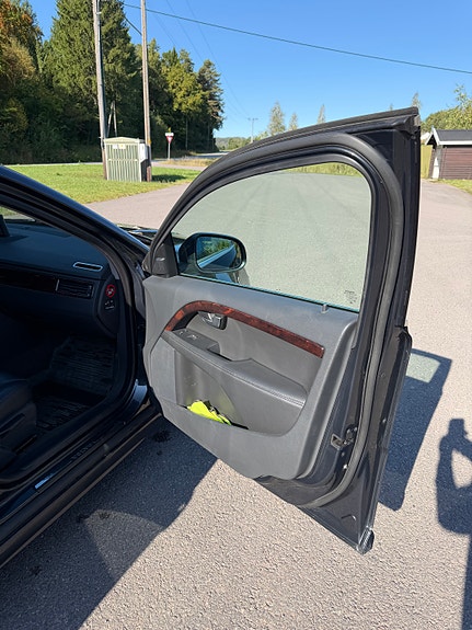 Volvo V70 22 of 30