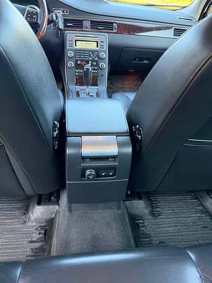 Volvo V70 11 of 30
