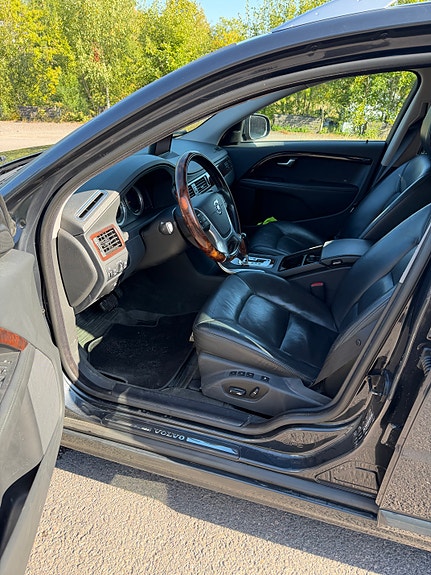 Volvo V70 15 of 30