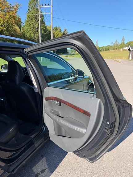 Volvo V70 20 of 30