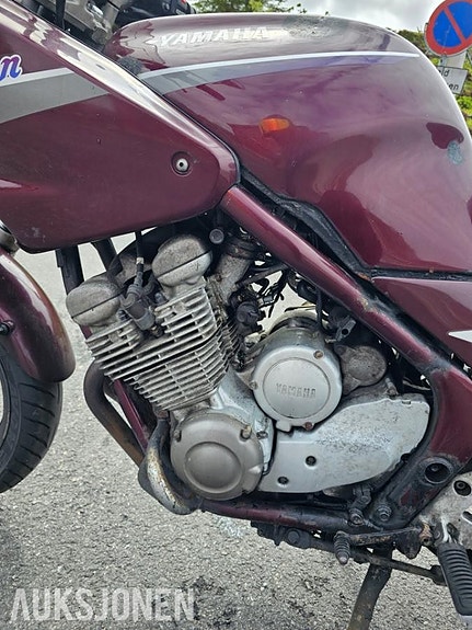 Yamaha XJ 600 Diversion 10 of 24