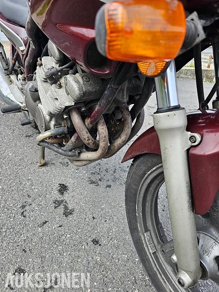 Yamaha XJ 600 Diversion 18 of 24