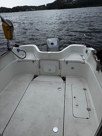 Quicksilver 630 Pilothouse 6 of 10