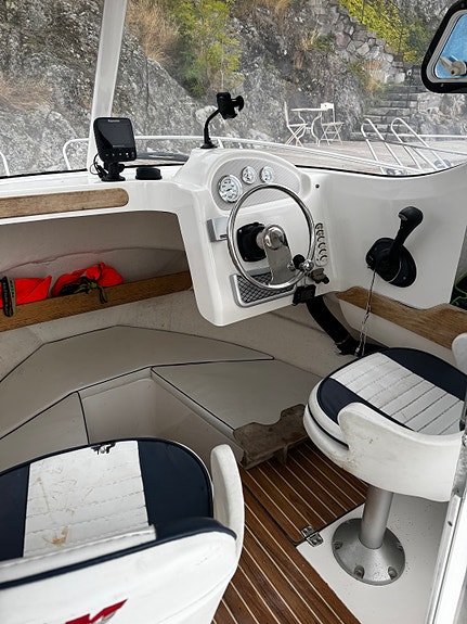 Quicksilver 630 Pilothouse 7 of 10